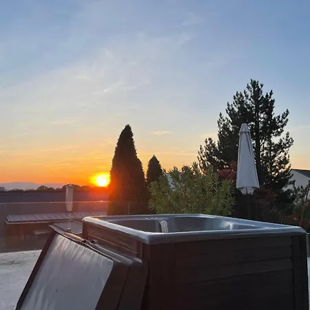 White Luxury Appartement Esztergom